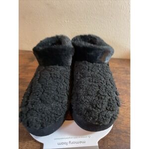 New Women's Isotoner Memory Foam Faux Fur Comfort Slipper Black Size Small 5-6